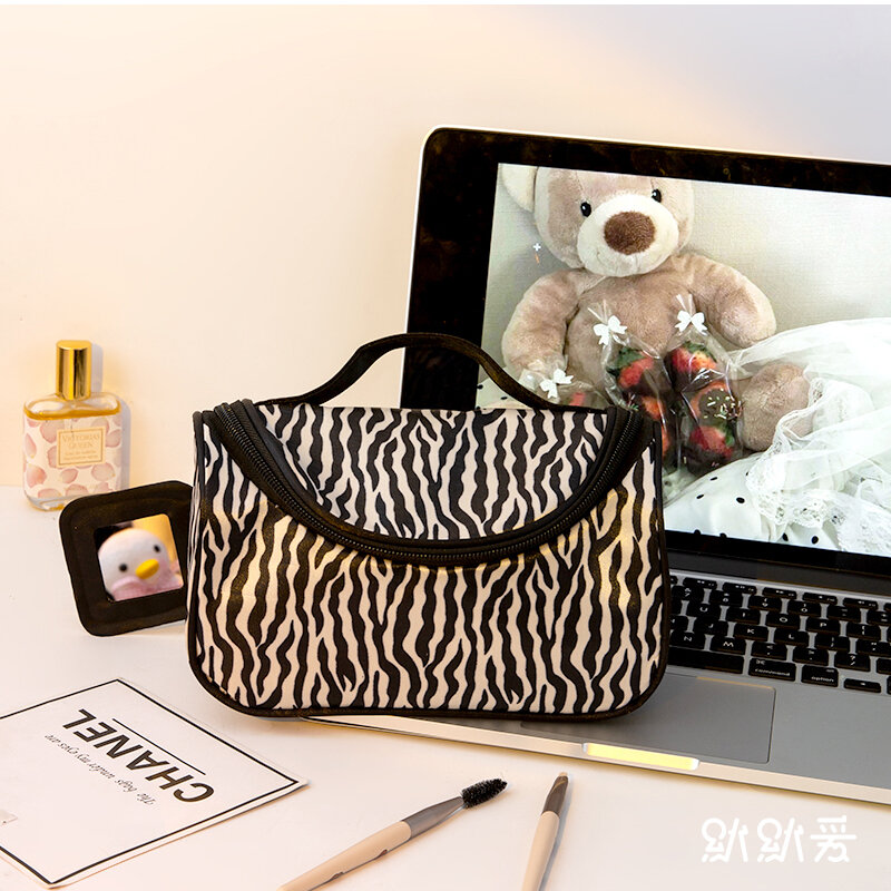 Large Capacity Makeup Bag Women Waterproof Zebra Print Toiletries Storage Bags Ins Travel Kit Ladies Organizer Beauty Bag MO121