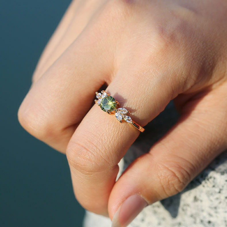 ファッションジュエリーゴールドゴールドグリーンの宝石クリスタルフラワーリング花嫁のウェディング婚約指輪周年記念ギフトファインジュエリー