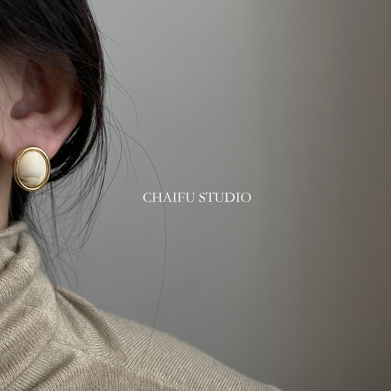 Chaifu Studio /R836 Sterling Silver Needle Artistic Retro Temperament Opal Irregular Texture Ear Studs