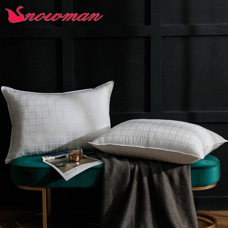 Snowman O algodão químico do poliéster do descanso da fibra da geometria que enche os travesseiros da cama de 51*71cm para dormir produtos têxteis domésticos