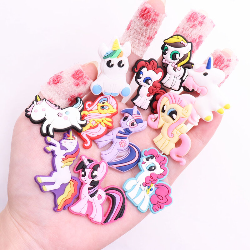 New Cute 1pcs Animal Unicorn PVC Accessories Shoe Charms Cute Shoe Buckle Decorations fit Croc Wristband Party Kid's Gifts