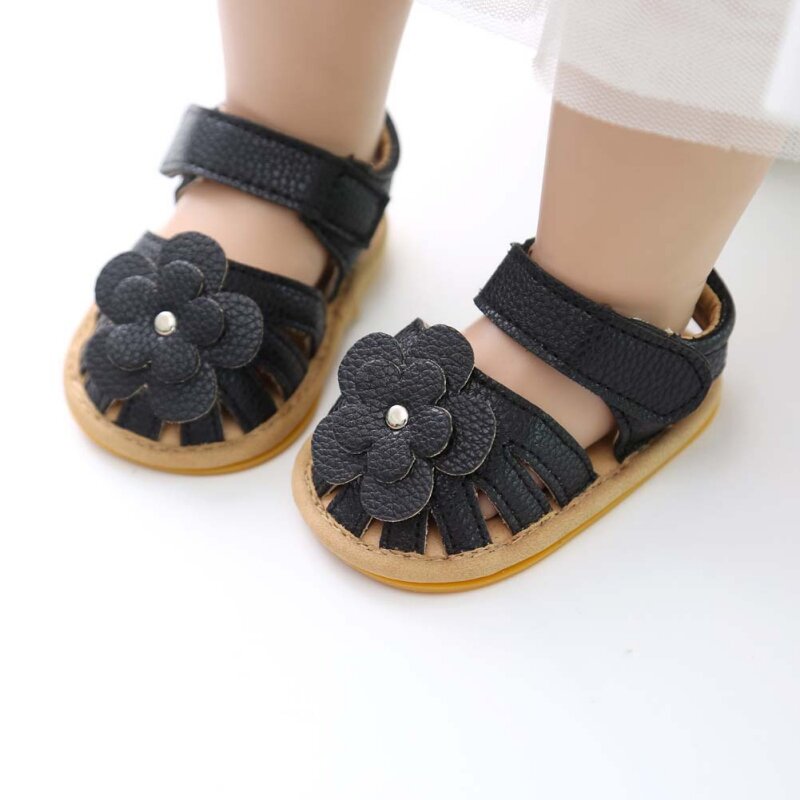 Sandalias de cuero con suela suave antideslizante para bebés, zapatos planos con flores bonitas, de verano, de 0 a 24 meses