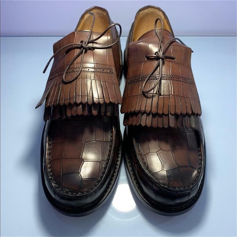 Мужские однотонные модные трендовые деловые классические туфли ручной работы из искусственной кожи с кисточками и круглым носком на низко...