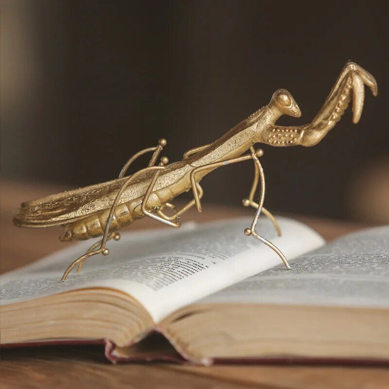 Golden Mantis Cricket Beetle Resin Insect Ornaments Home Furnishings Study American Decorations