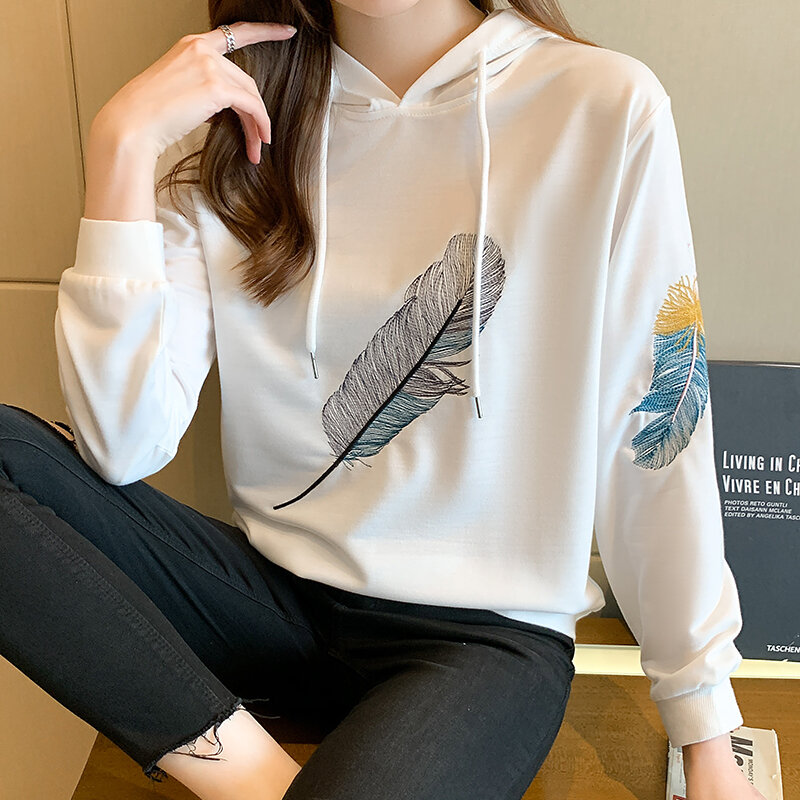 Sweatshirts casuais 2021 outono novo estilo coreano pena bordado de manga comprida com capuz branco camisolas femininas solto topo 873c