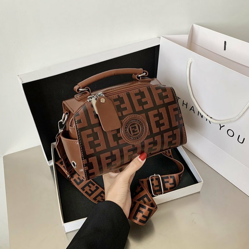 Luxury Designer Handbags for Women Leather Letter Embossing Retro Messenger Bag Aesthetic Small Wide Shoulder Strap Bag Ladies