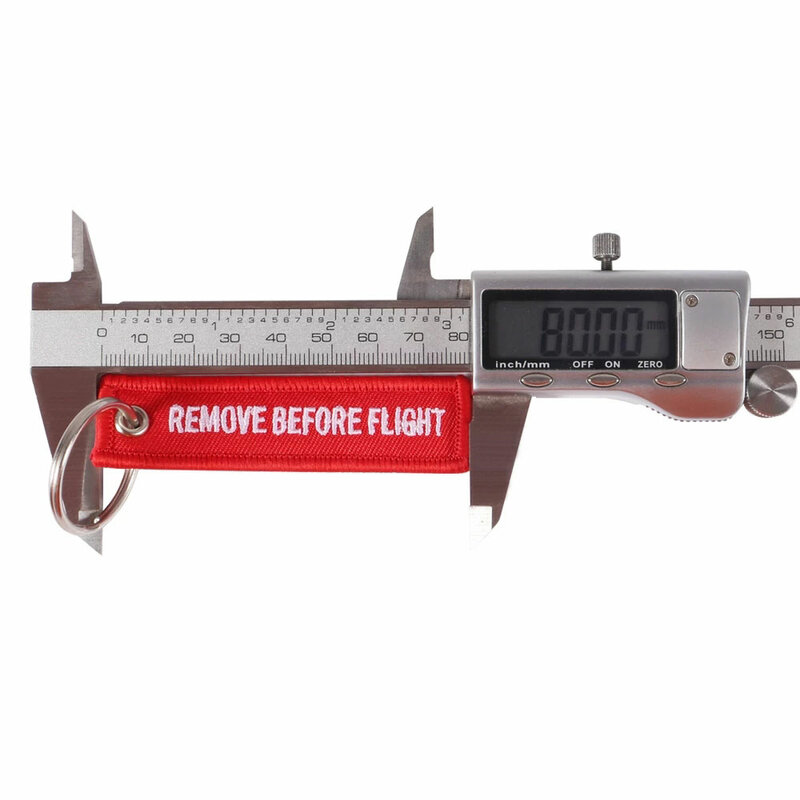 1Pcs 8X2Cm Mini Red Remove Before Flight Sleutelhanger Voor Luchtvaart Gift Promotie Kerstcadeaus Key Tag borduurwerk Sleutelhanger