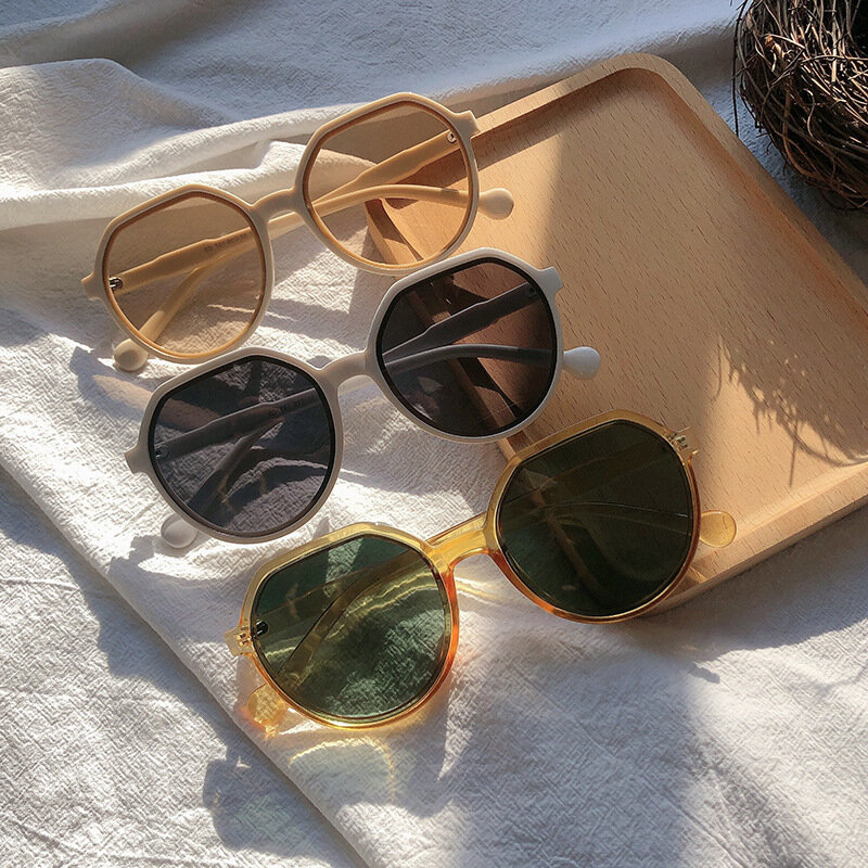Gorący sprzedawanie cukierki kolor proste okulary słodkie i uniwersalne damskie okulary przeciwsłoneczne osobowość Trend okrągła oprawka okulary przeciwsłoneczne
