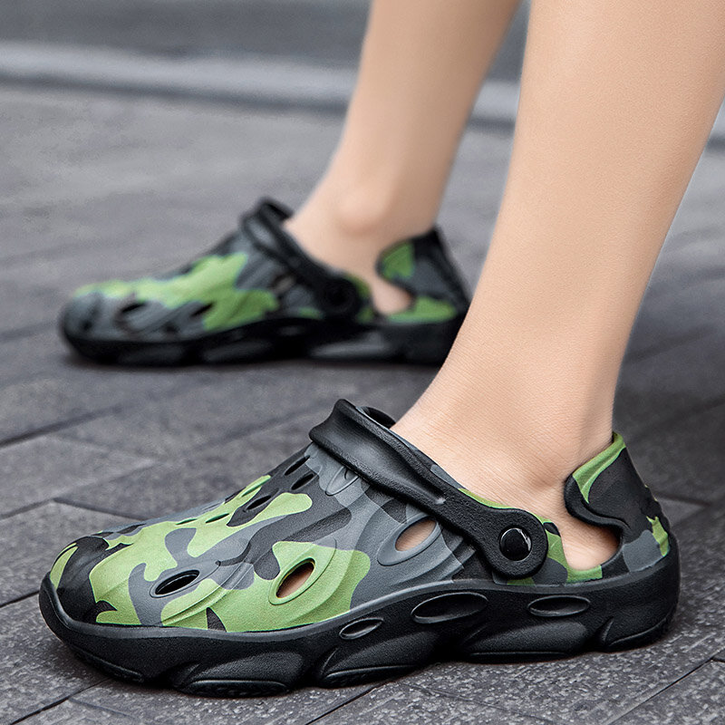 2021 New Summer Men Sandals Water Beach Clogs Slippers Lightweight Jelly Sandals Outdoor Non-slip Garden Clogs Shoes Big Size 48