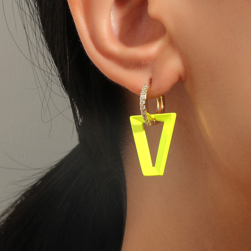 1 Pasang Anting-Anting Juntai Wanita Warna Perak Emas Lukisan Segitiga Geometris Anting Perhiasan Neon Hijau Neon untuk Lingkaran Wanita