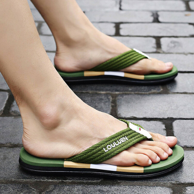 Sandal Pria Fashion Flip Flop Cocok Warna EVA Baru Sepatu Pantai Luar Ruangan Antiselip Personal