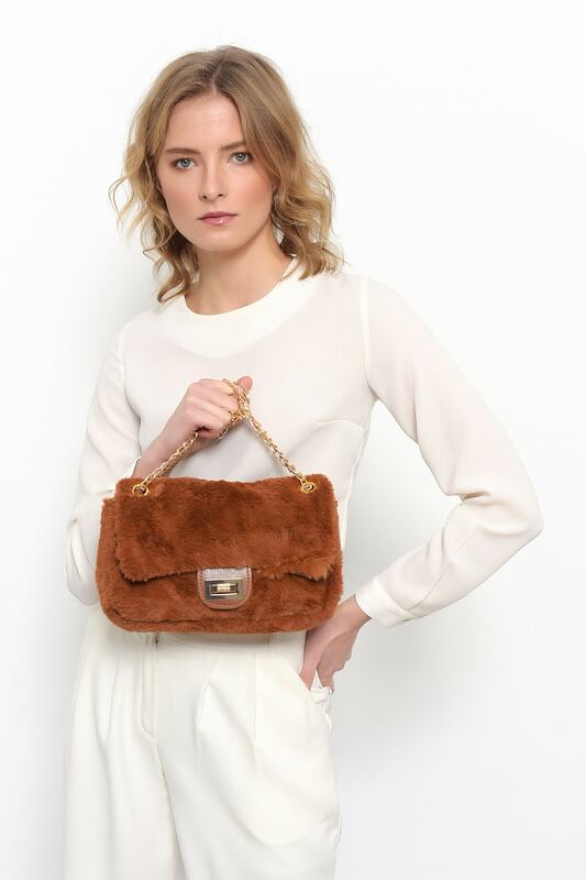 Tan Women's Plush Shoulder Bag 2021 Fashion Trend Shoulder Strap Waterproof Velvet Leather Casual Women's Shoulder Bag