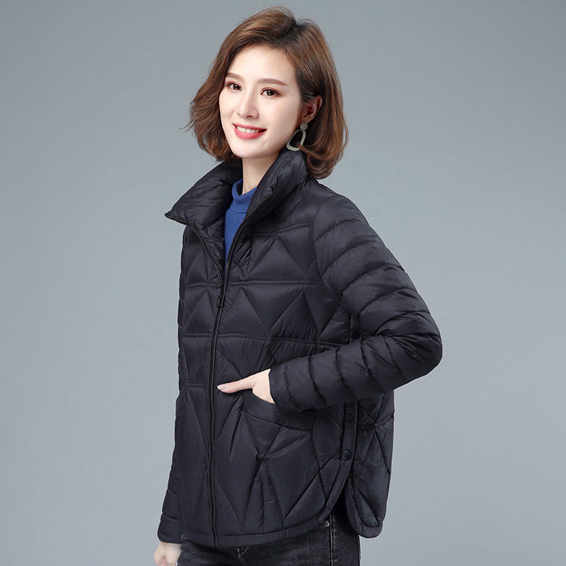2021 Baru Jaket Berlapis Bawah Wanita Ringan dan Tipis Mode Pendek Kasual Mantel Musim Dingin Wanita Longgar Korea Jaket Empuk Tebal