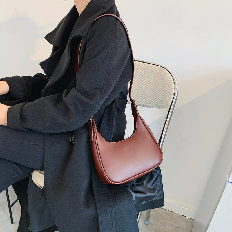 Jednokolorowa brązowa skóra PU Half Moon torby dla kobiet 2021 markowa luksusowa moda torebka na ramię Crossbody jesienno-zimowy Trend