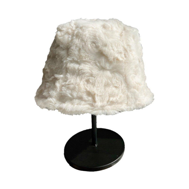 Biały kapelusz typu Bucket damski jesienno-zimowy koreański styl uniwersalna japońska moda marki wyglądające na twarz małe pluszowe ciepłe wiadro