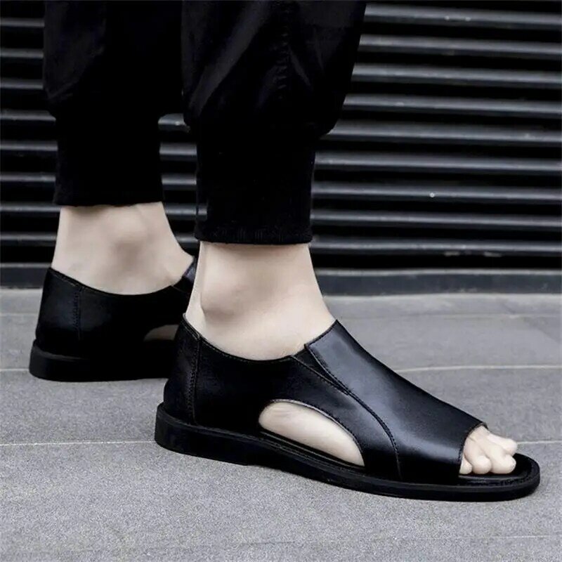 2021 nuove scarpe da uomo tinta unita PU tre set di fibbia del piede tacco rivestito in Velcro punta aperta foro moda sandali All-match HL533