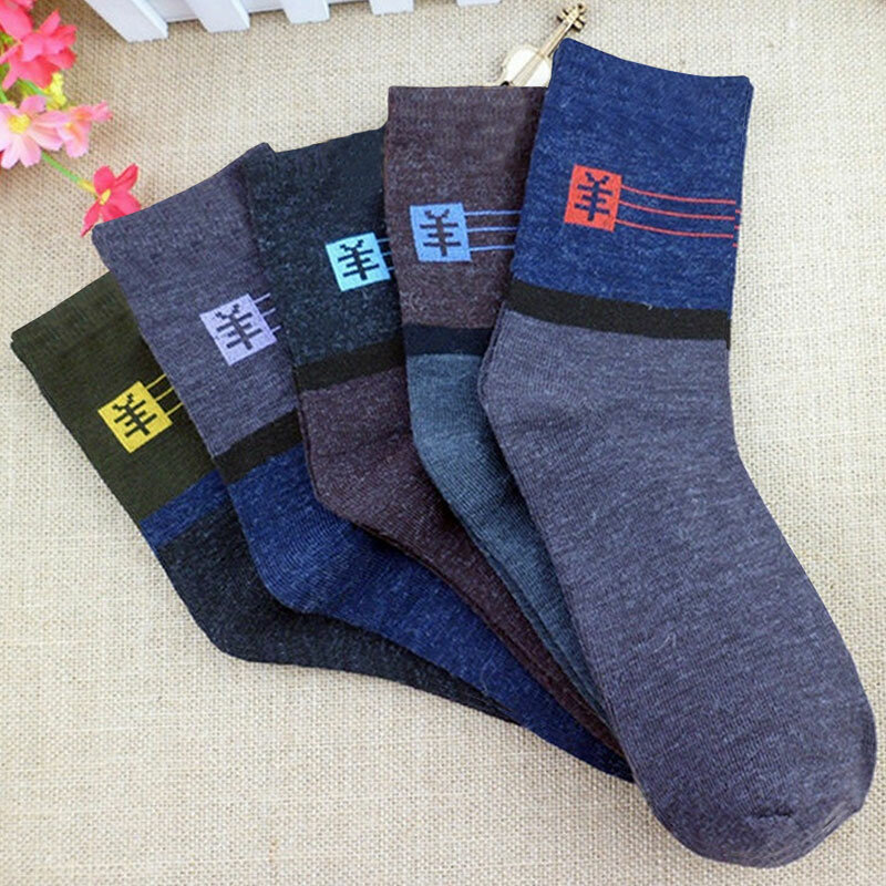 1 pair of random color (men's style + thick woolen socks) autumn and winter new imitation wool socks
