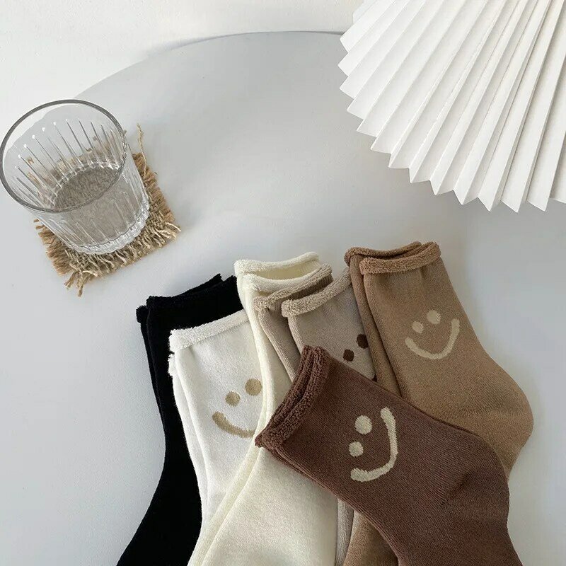 Meias térmicas femininas resistentes ao inverno, meias de lã fofas com smile, caxemira, algodão branco e preto