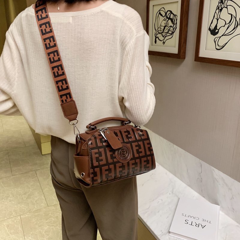 Luxury Designer Handbags for Women Leather Letter Embossing Retro Messenger Bag Aesthetic Small Wide Shoulder Strap Bag Ladies