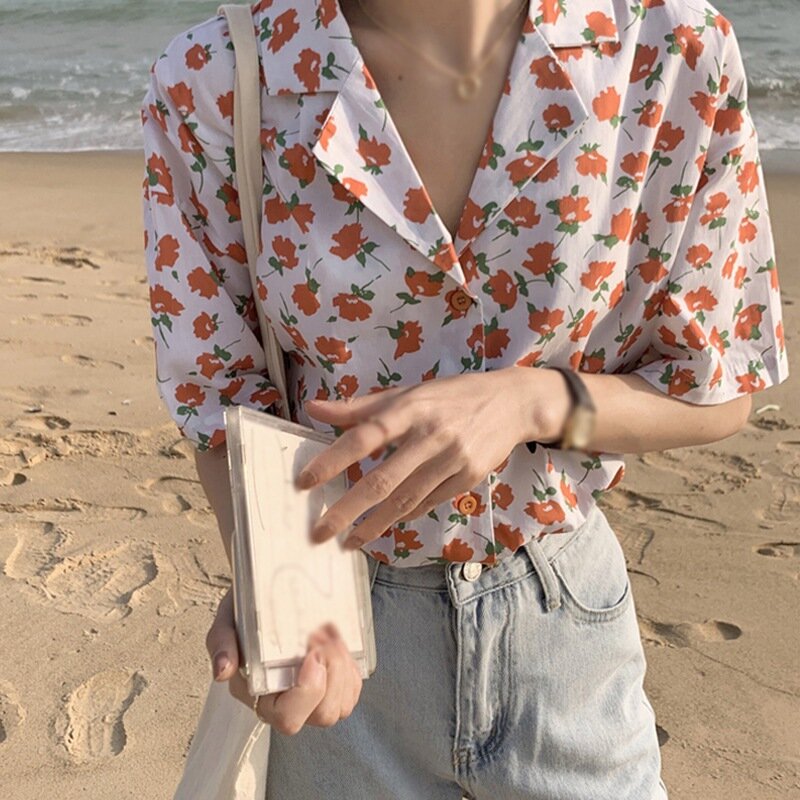 Blusa feminina chiffon manga curta estampa floral entalhada, camisa feminina preta/branca