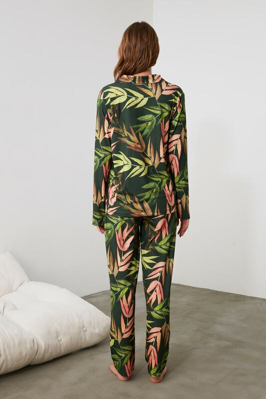 Trendyol-Conjunto de pijama de punto con estampado de hojas, THMAW21PT0490