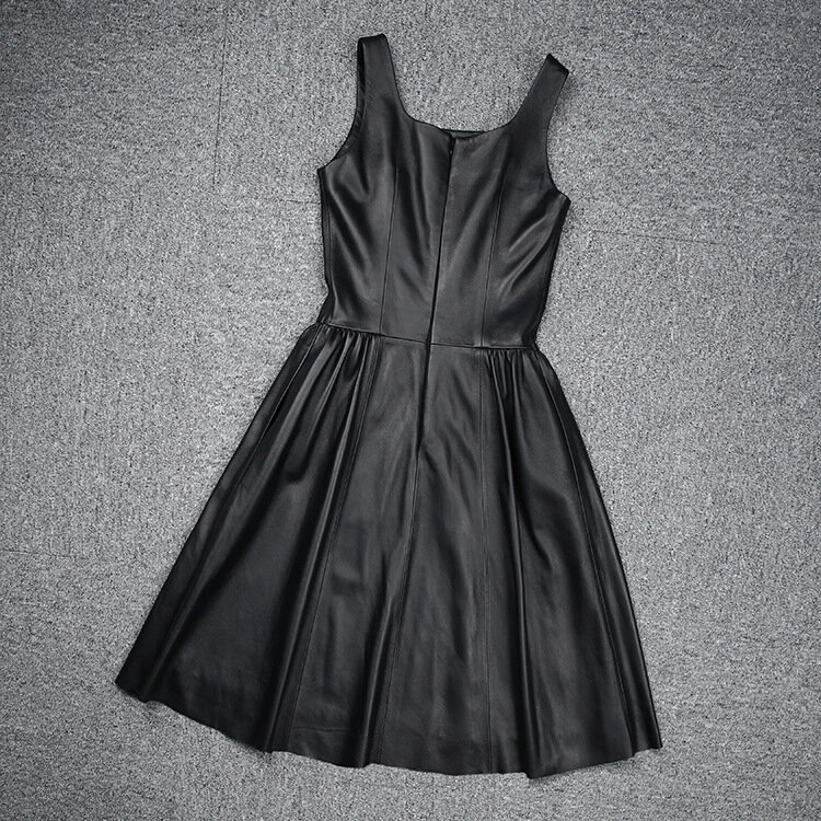 Fábrica nova chegada feminino hepburn estilo couro genuíno vestido preto sem mangas
