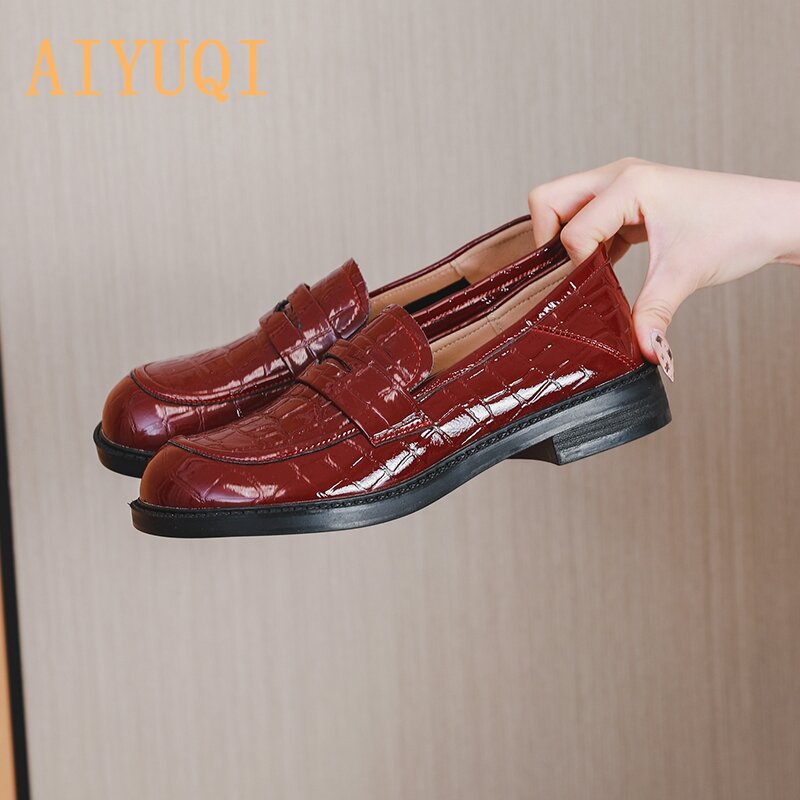 Aiyuqi mocassins 2021 primavera nova patente couro vermelho sapatos casuais feminino estilo britânico salto grosso sapatos de salto baixo menina