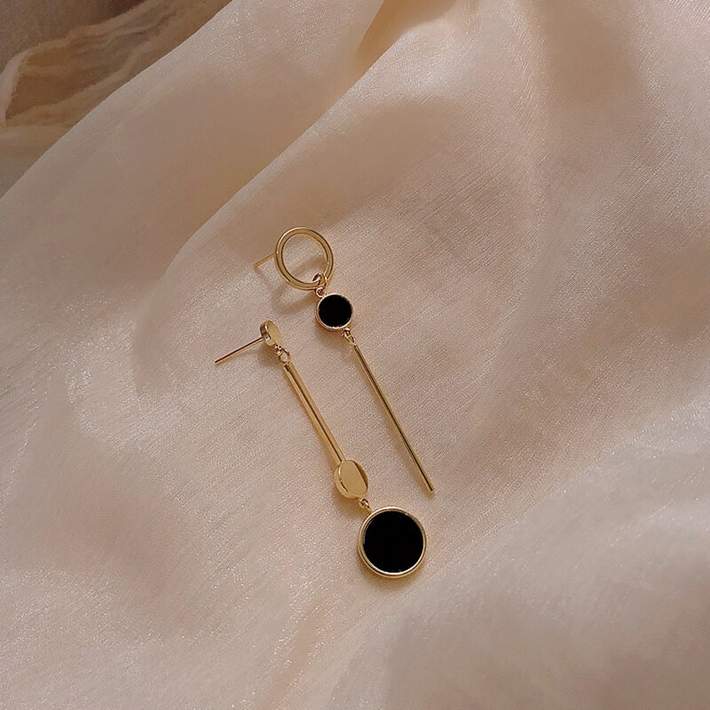 Asymmetrische Koreanischen Stil Beliebte Design Lange Ohrringe Hohl Kreis Metall Ball boucles d'oreilles pendantes