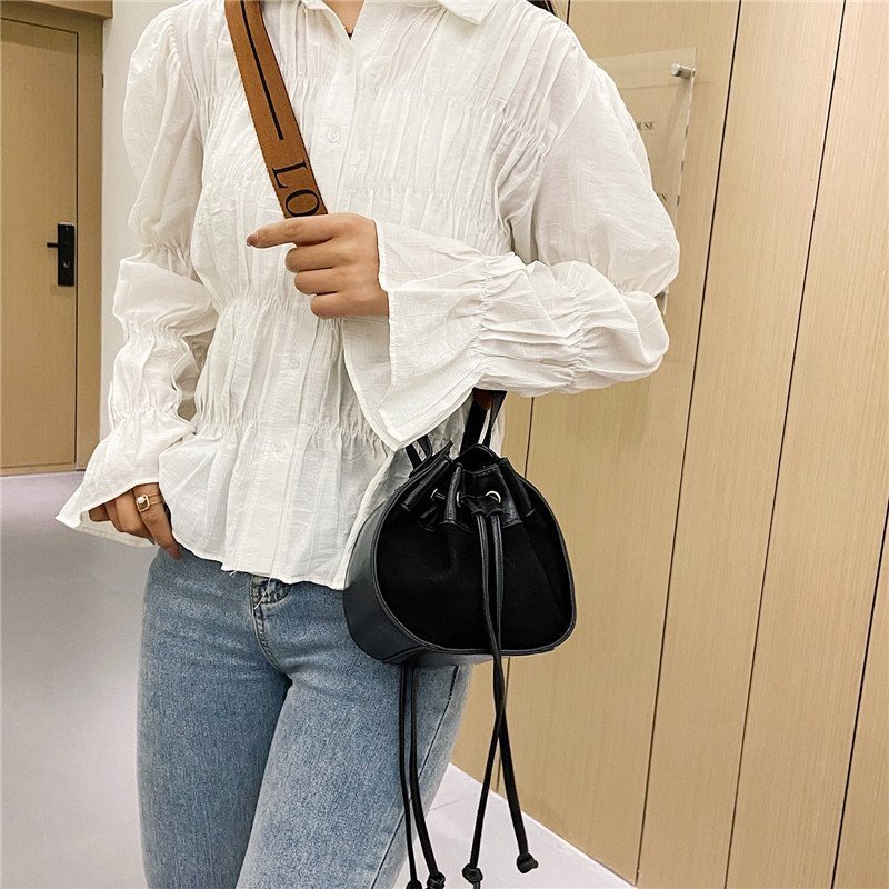 Side Bags for Women 2021 New Vintage Wide Shoulder Purses and Handbags Leather Bucket Bag String Luxury Pleated Crossbody Bags
