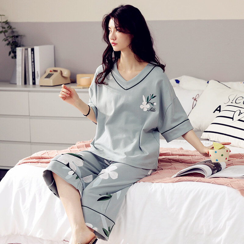 Conjunto de Pijama para mujer, ropa de dormir holgada de talla grande, con manga corta y pantalones cortos, lencería a la moda, cómoda, para el hogar