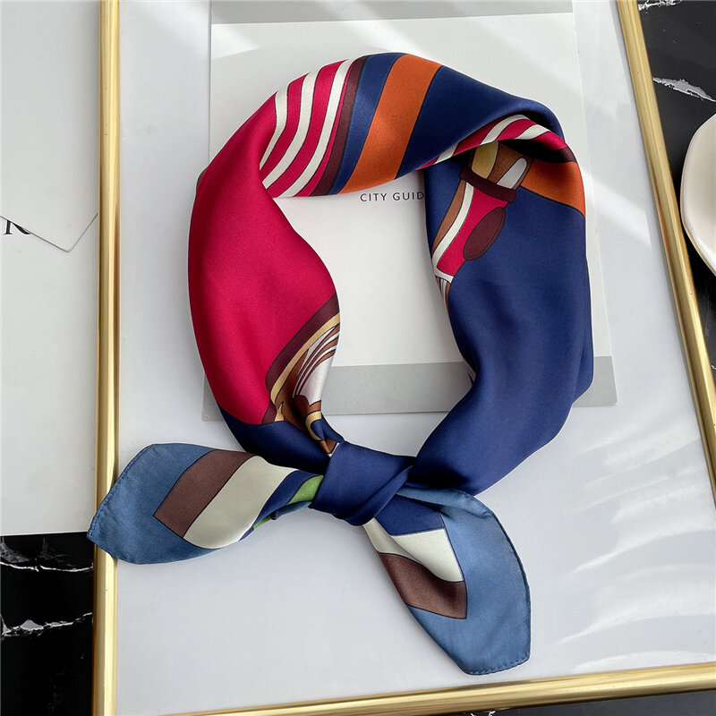 2021 frühling Quadratischen Schal für Frauen Design Kette Druck Seide Gefühl Haar Band Foulard Weibliche Büro Halstuch Dame Bandana