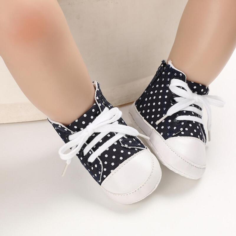 Chaussures de marche antidérapantes à lacets pour bébés garçons et filles, semelles souples à pois
