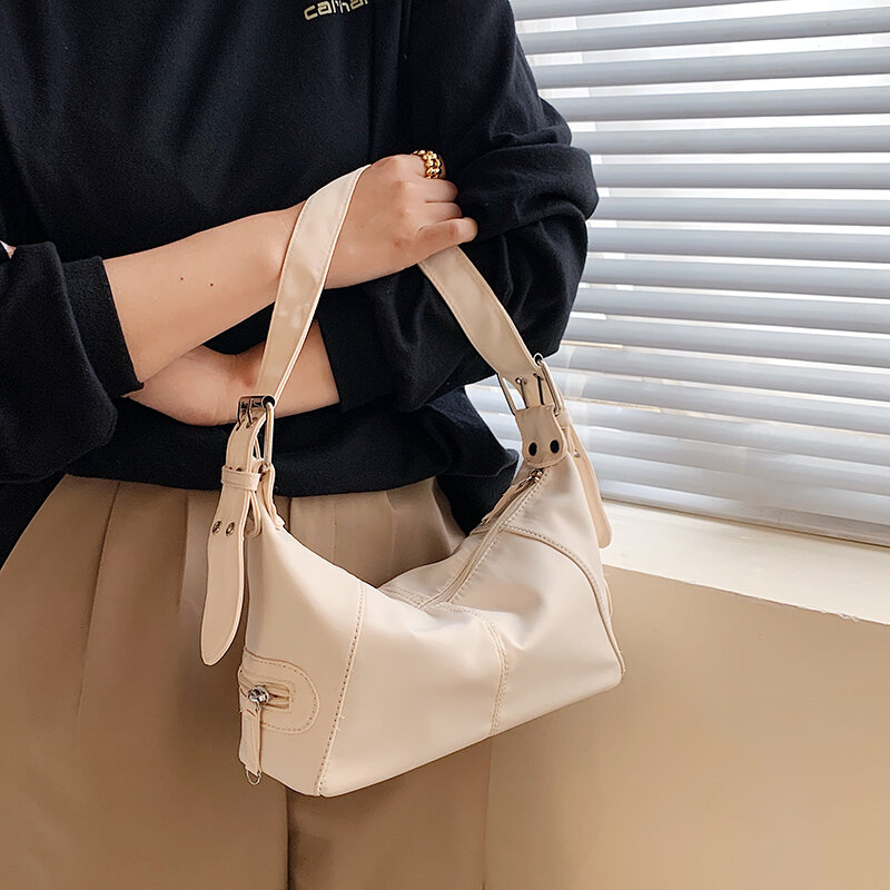وصفت حقيبة يد من النايلون النساء 2021 مصمم خمر حقيبة كتف صغيرة وصفت تتجه حقائب اليد والمحافظ حقيبة تحت الإبط