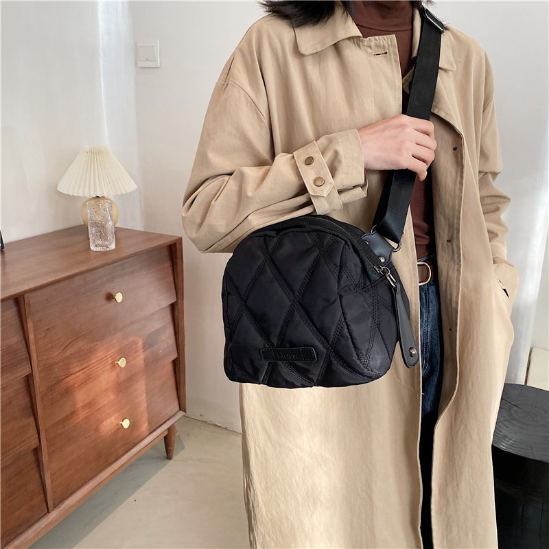 Crossbody bags for women 2021 inverno pequeno náilon acolchoado designers de luxo bolsa tendências telefone ombro bolsas e bolsas
