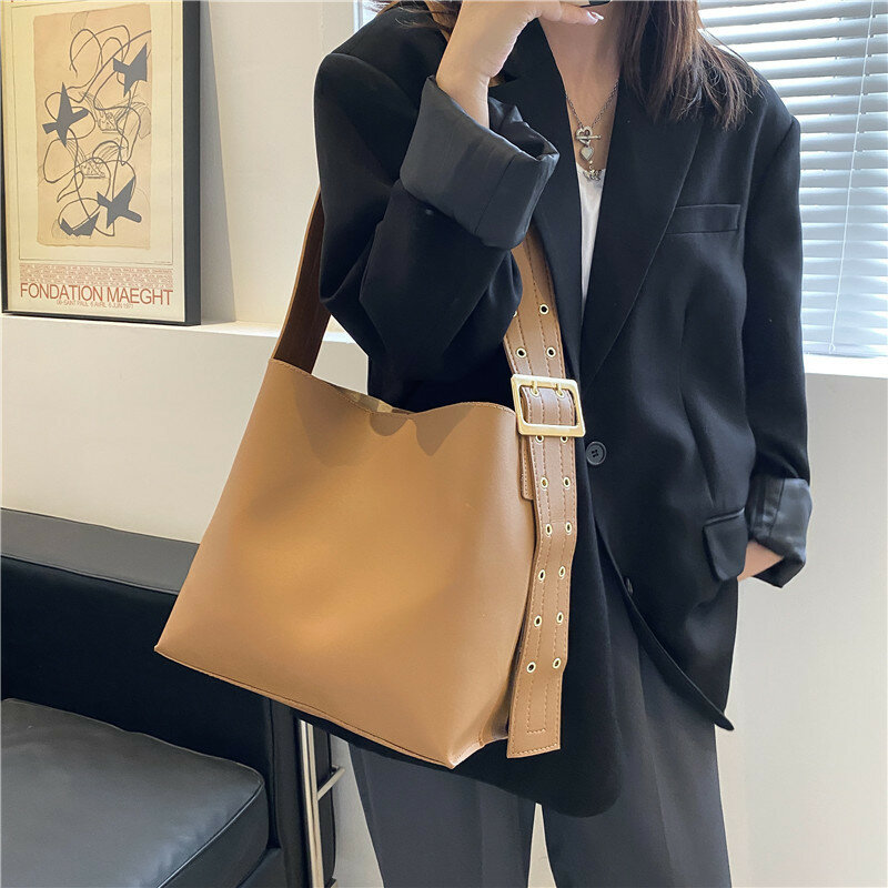 Модная женская вместительная сумка-мессенджер на одно плечо с широкополосным ремнем