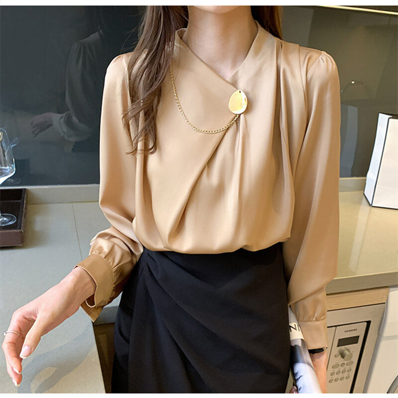 Блузка Женская атласная с длинным рукавом и V-образным вырезом