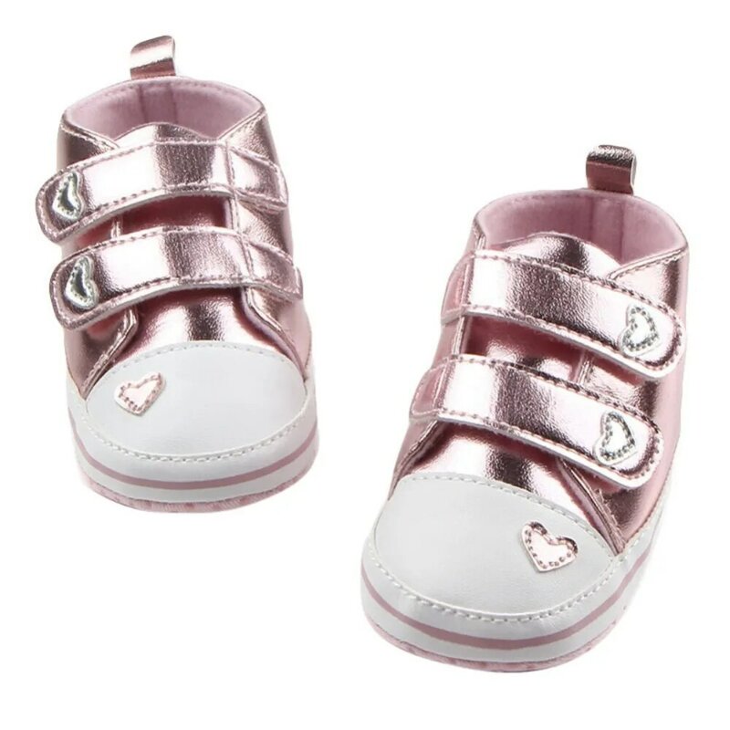Модная классическая обувь из искусственной кожи в форме сердца для новорожденных девочек теннисная Обувь На Шнуровке Для первых шагов