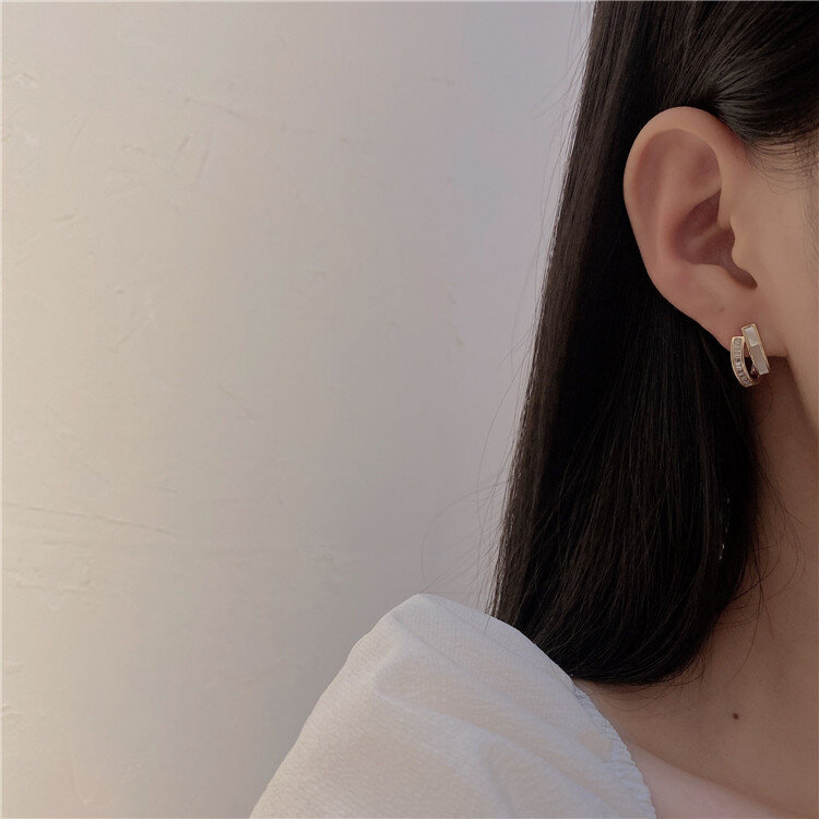 Boucles d'oreilles coquillage Double couche pour femmes, Design haut de gamme, petits cercles simples et fins, boucles d'oreilles pour fête de mariage