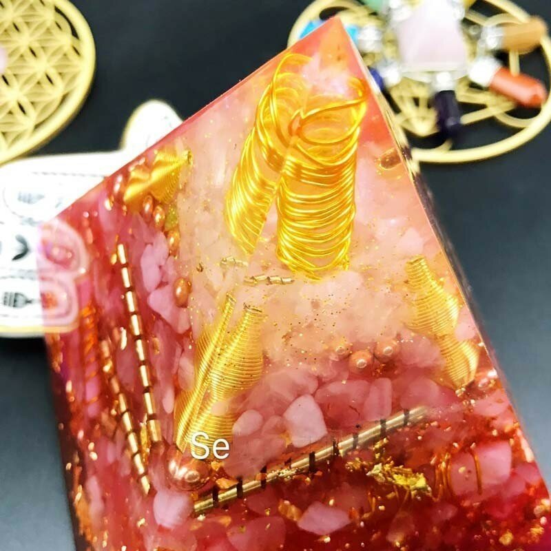 Aura reiki orgonita pirâmide sensuata, chakra ariel regulamento emocional rosado cristal de resina artesanato glamour joias para mulheres c0151