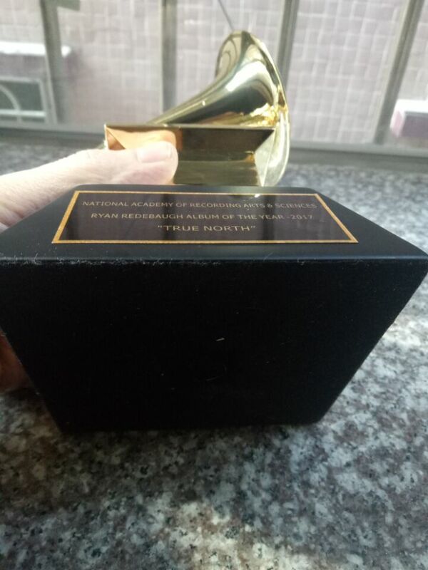 Premio Grammy grammofono trofeo in metallo 1:1 scala dimensioni NARAS musica souvenir premio statua
