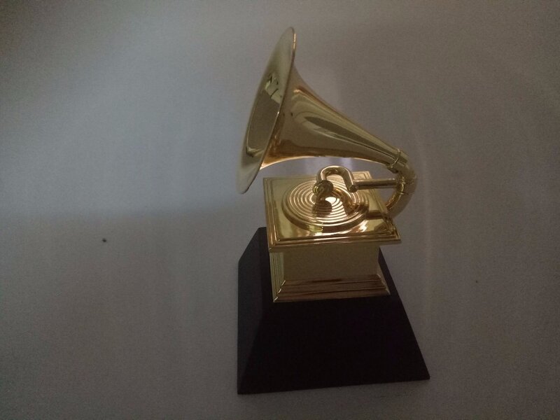 1:1 Real Size Replica Grammy Trophy Hoogte 18Cm Muziek Souvenirs Award Gratis Verzending