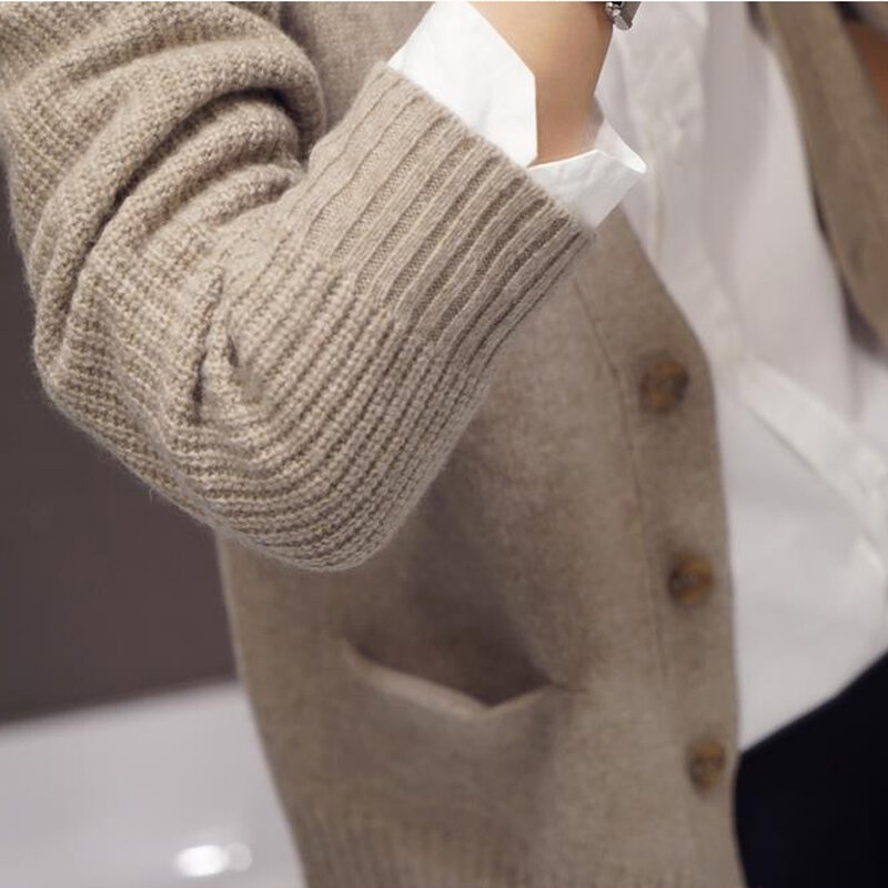 HZYRMY Herbst Winter Neue frauen Kaschmir Strickjacke Mode V-ausschnitt Lose Einfarbig Pullover Weichen Warme Wolle Kurze Weibliche Jacke