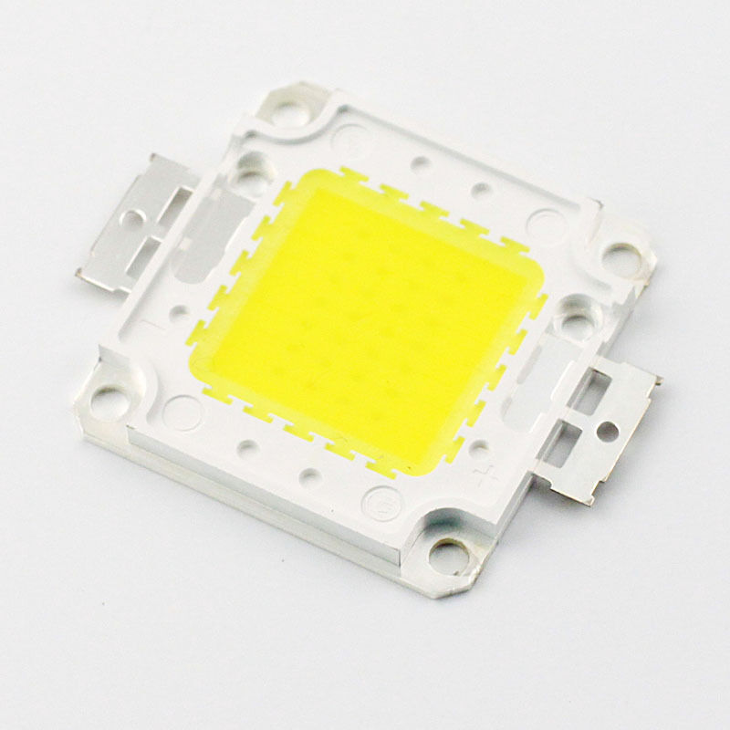 LED de alta potencia Chip Array de diodos inteligente de alta potencia matriz foco al aire libre del reflector IC Chip luz para reflector LED matriz