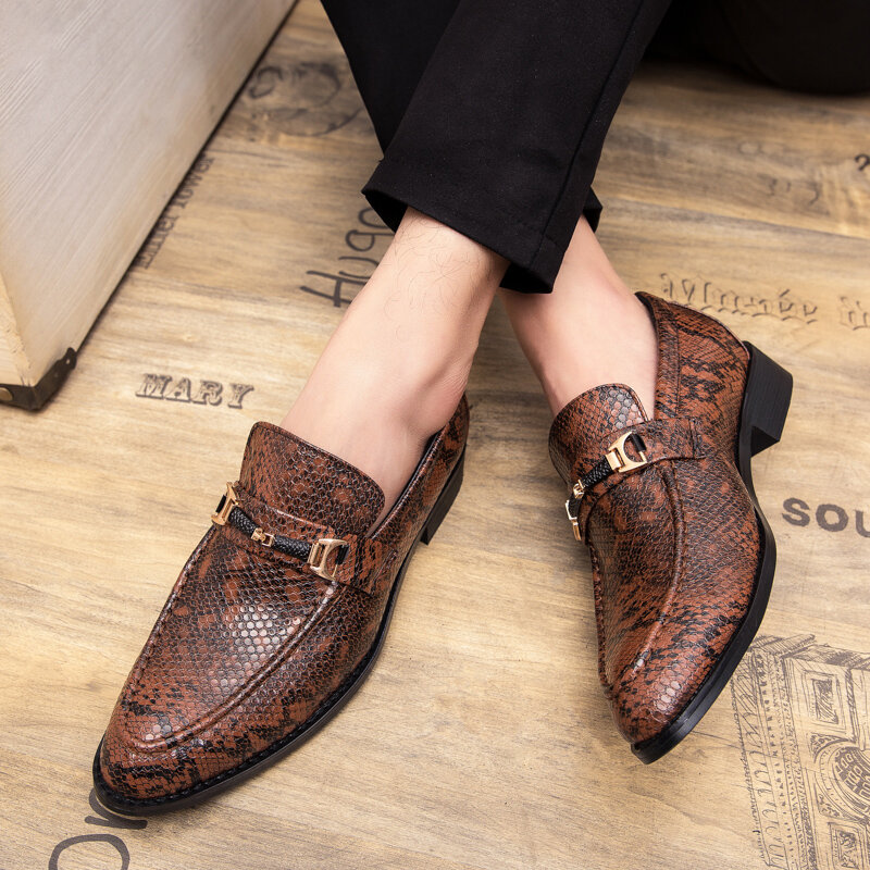 男性靴2019新しい革オックスフォード靴別注革ビジネスメンズ靴通気性ファッション結婚式のパーティーの靴4