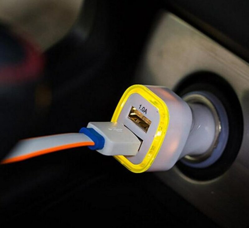 جديد وصول 2.1A + 1A المزدوج 2 USB ميناء LED سيارة شاحن محول ل العالمي الهاتف الذكي اللوحي