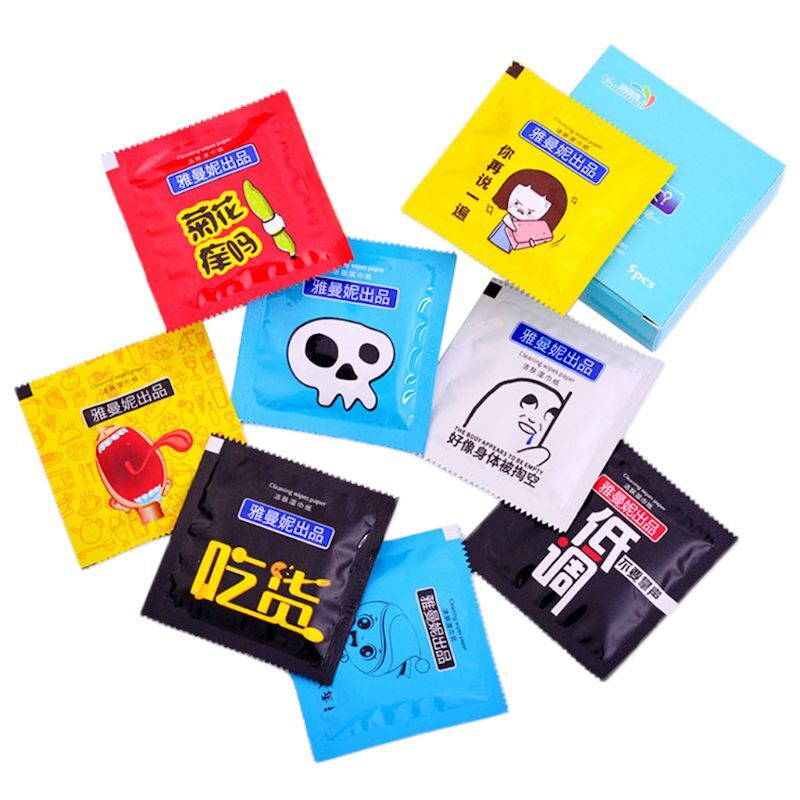 Lingettes humides en forme de préservatif de dessin animé, tissu enveloppé individuellement, Essence d'aloès Portable