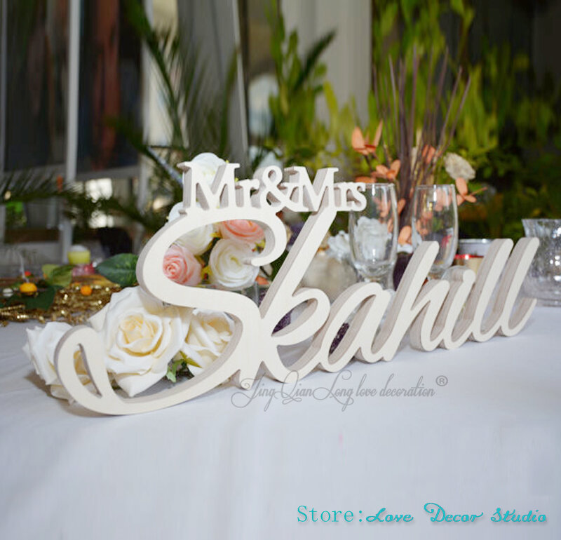 夫妻姓テーブルサインパーソナライズされた結婚式サイン夫妻記号結婚式の装飾