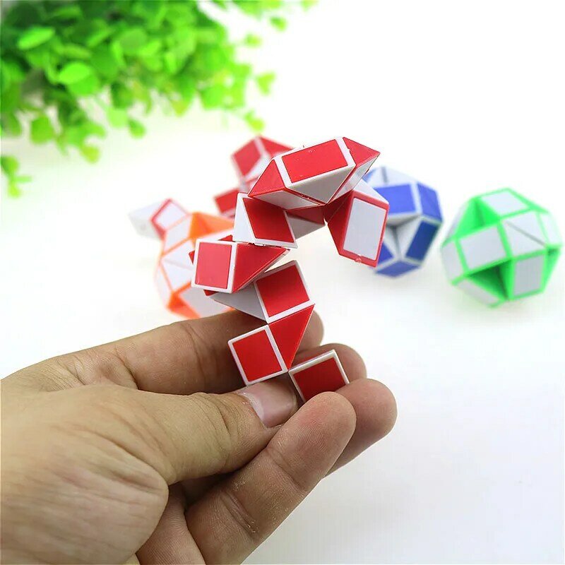 1Pcs Mini Magic Cube ของเล่นงูไม้บรรทัด Magic Snake Twist สนุกพลอยปริศนาร้อนขายสีสุ่ม
