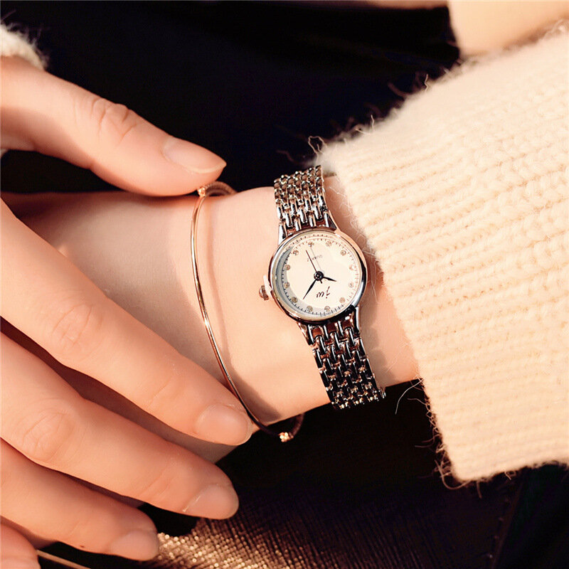 Relógio de pulso dourado e prateado feminino, relógio de aço inoxidável fashion para mulheres de luxo com diamantes, relógio de quartzo pequeno com pingente para presente