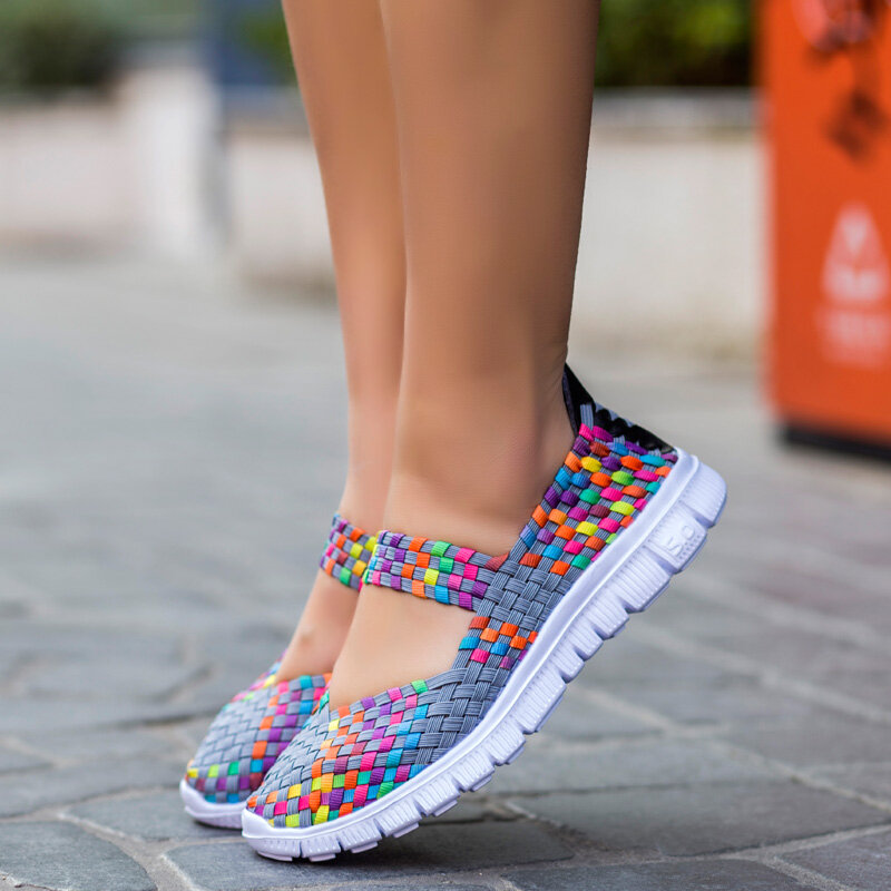 النساء حذاء كاجوال موضة المشي حذاء مسطح تنفس أحذية رياضية النساء 2021 أحذية مفلكنة ألوان قوس قزح الإناث الأحذية